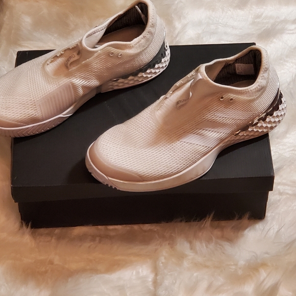 Men's Adidas Sneakers - Picture 3 of 9